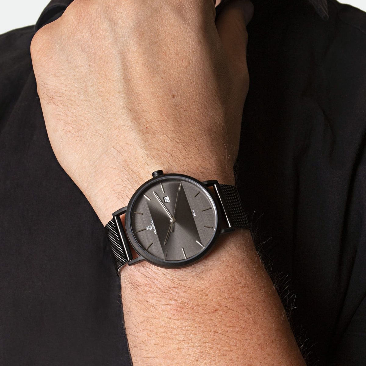 Relógio masculino minimalista Vanglore Selecty preto, 40mm, aço inox com pulseira de malha, no pulso
