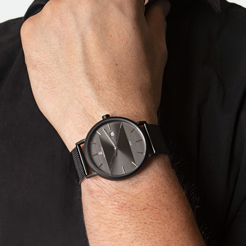 Relógio Vanglore Selecty 3288a preto fosco 40 mm no pulso masculino, pulseira mesh preta ajustada