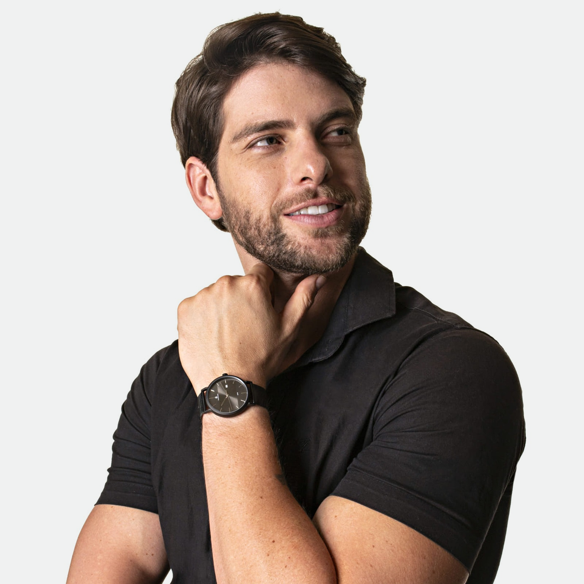 Relógio masculino minimalista Vanglore Selecty preto, 40mm, aço inox com pulseira de malha, modelo usando