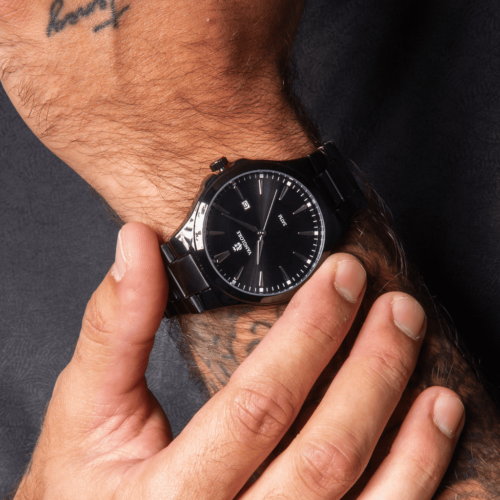 Relógio masculino Vanglore Upclassic preto, 40mm, metal e aço inox, no pulso