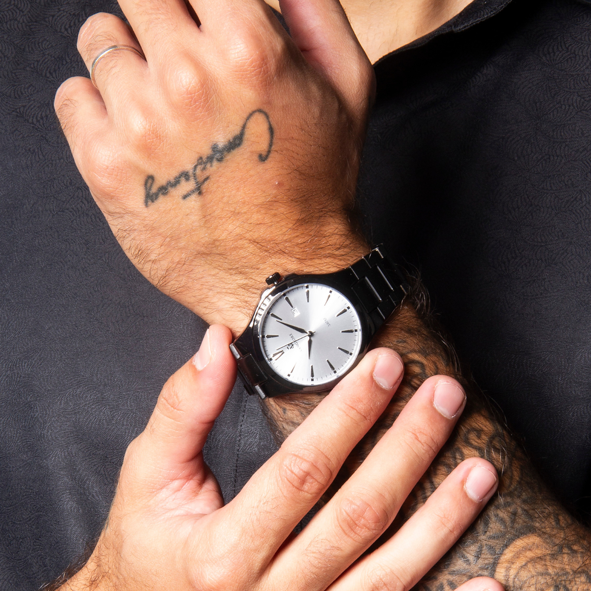 Relógio masculino Vanglore Upclassic preto com visor branco, 40mm, metal e aço inox, no pulso
