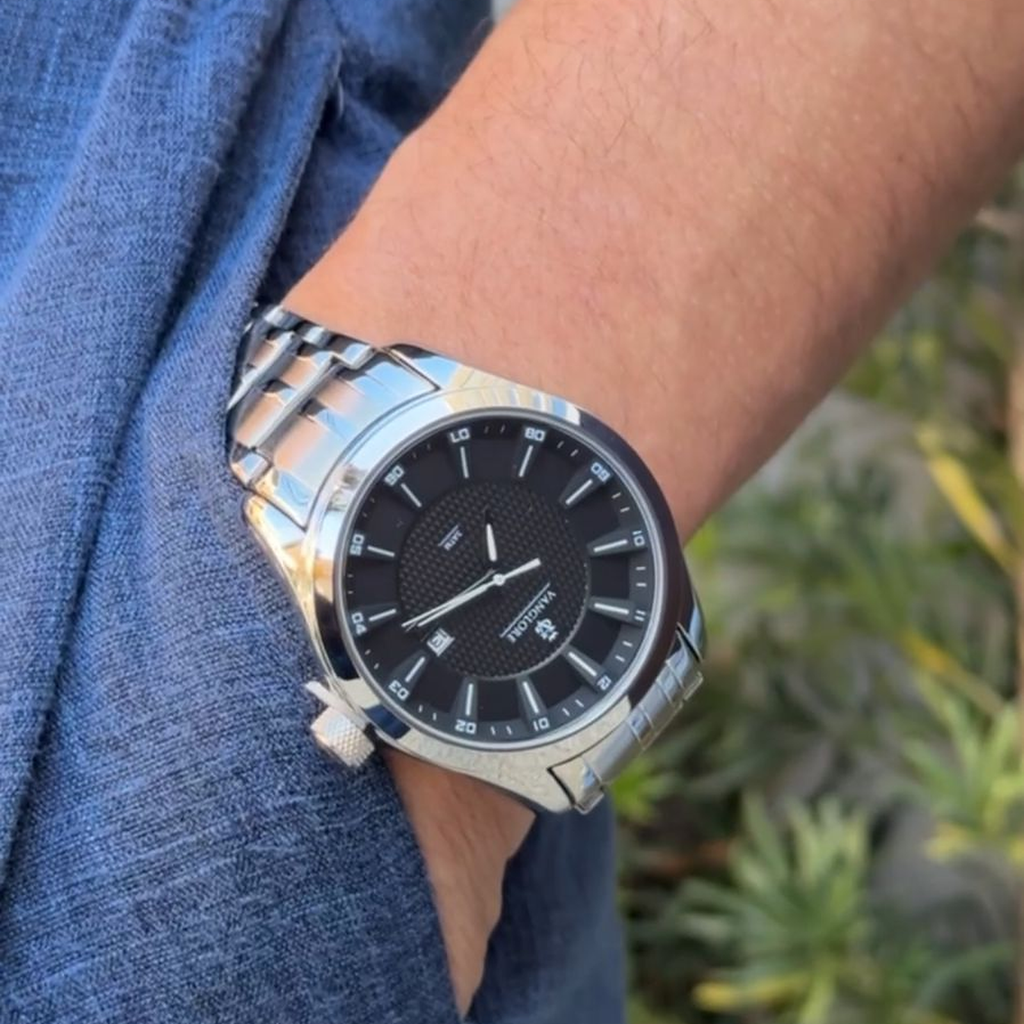 Relógio masculino Vanglore Nexus prata com fundo preto 44mm, em metal e aço inox, no pulso
